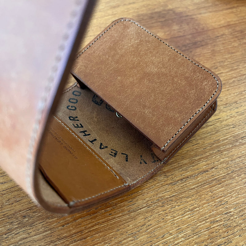 CARGO CLUTCH + COGNAC PUEBLO